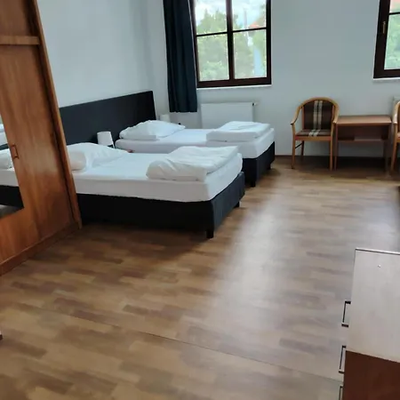Zamecek * Uhercice (Znojmo)