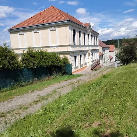 Zamecek Konukevi *