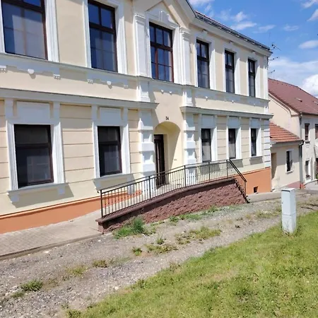 Zamecek Konukevi Uhercice (Znojmo)